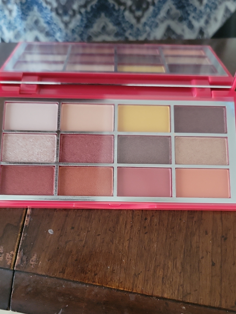 Eyeshadow palette Inferno